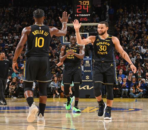 勇士104-96鹈鹕，巴特勒24+8+10，格林9中0，锡安25分（勇士104-96击退鹈鹕：巴特勒24+8+10，格林9投0中，锡安轰25分）