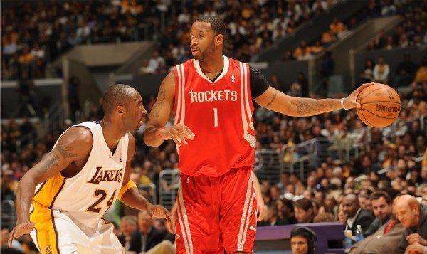 劳塔罗国米生涯欧冠62次出场并列队史第二，仅次于萨内蒂（劳塔罗欧冠为国米出场62次，追平队史第二，仅逊萨内蒂）