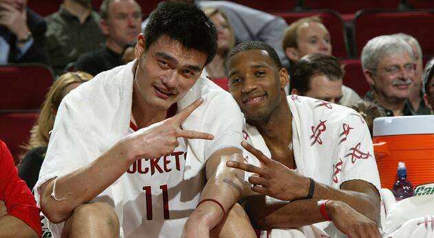 曼联再陷低谷：老特拉福德的失望之夜（红魔再度失意：梦剧场的苦涩之夜）