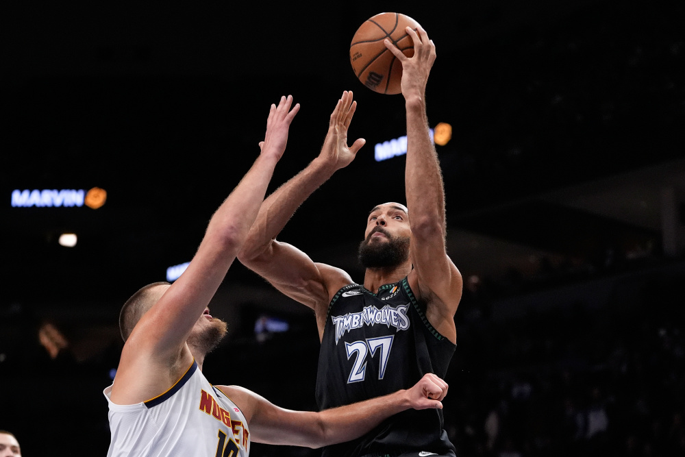 王曼昱称为国家荣誉要战胜伤痛（王曼昱表示将为国家荣誉克服伤痛）